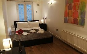 Entire 2-Bedroom Flat In Camden