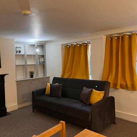 Entire 2-Bedroom Flat In Camden London Exterior foto