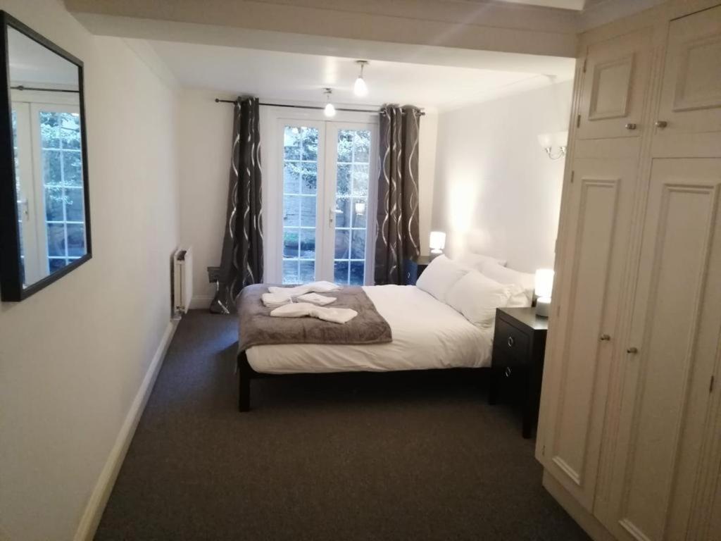 Entire 2-Bedroom Flat In Camden London Exterior foto